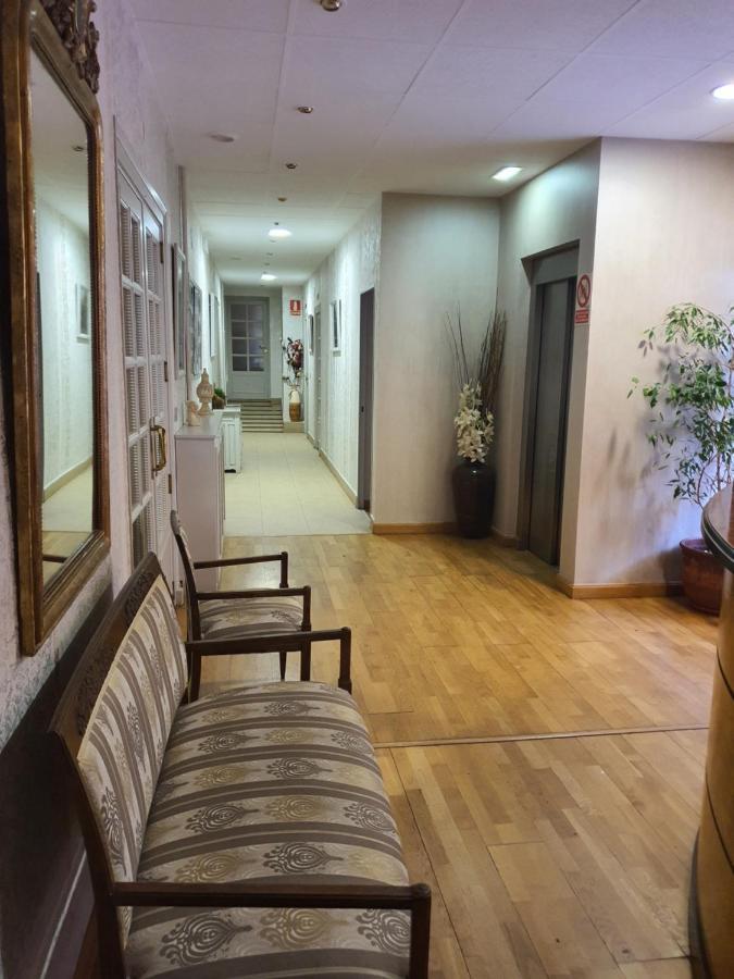 Hotel Gomar Сан-Мартин-де-Монкайо Экстерьер фото