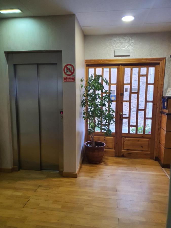 Hotel Gomar Сан-Мартин-де-Монкайо Экстерьер фото