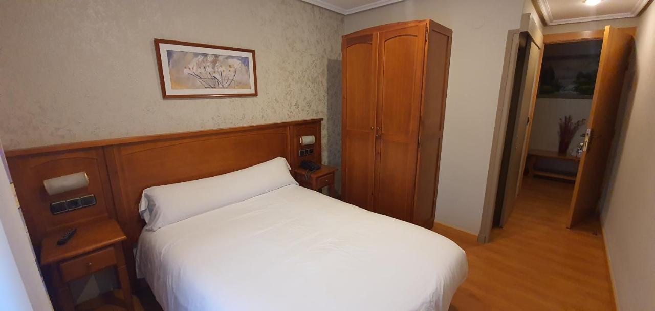 Hotel Gomar Сан-Мартин-де-Монкайо Экстерьер фото
